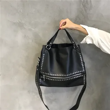 mulheres 2021 novidade nicho design rebite preto único saco de ombro para as mulheres de grande capacidade de moda cool saco crossbody